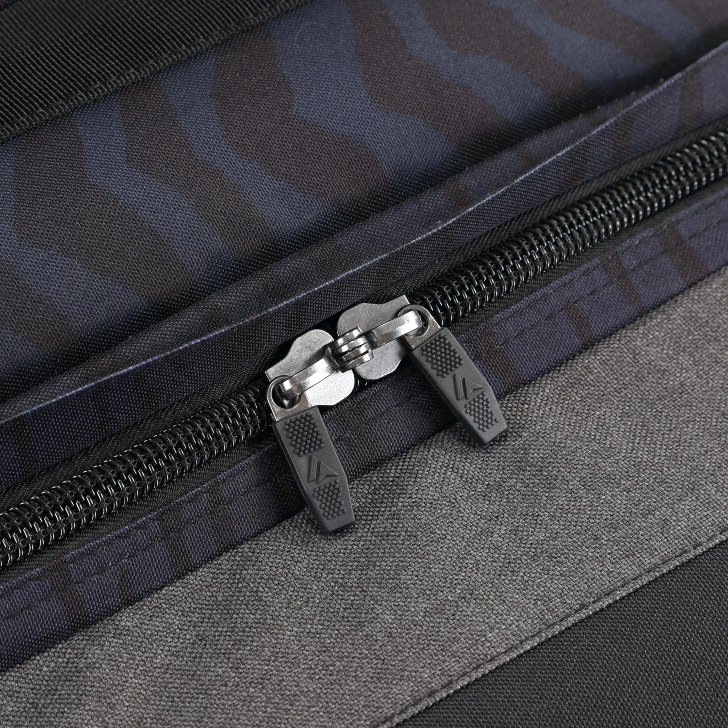 Surfanic Maxim 2.0 100L Roller Bag - Tiger Night 10 Surfanic Maxim 2.0 100L Roller Bag - Tiger Night - Image 8