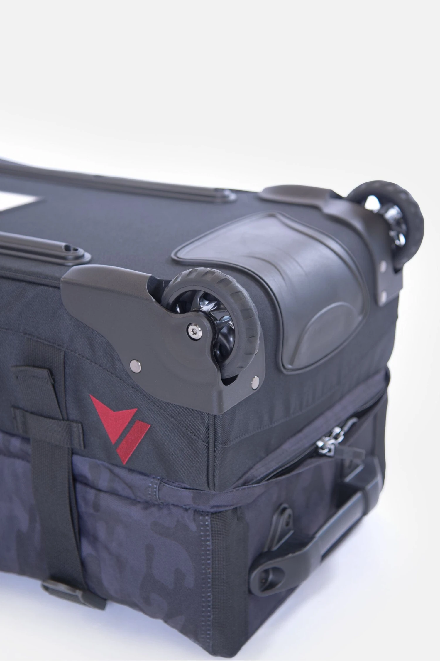 Surfanic Maxim 2.0 70L Roller Bag - Black Camo 14 Surfanic Maxim 2.0 70L Roller Bag - Black Camo - Image 12